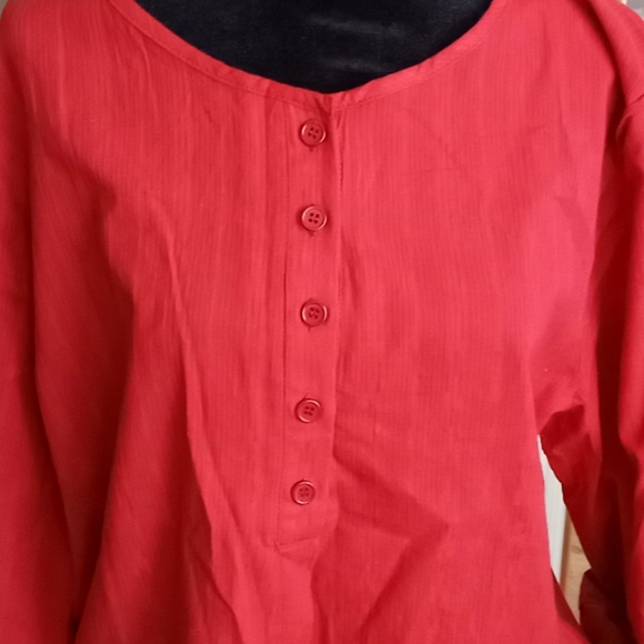 Ladies Red Light-weight Top - Picture 4 of 7